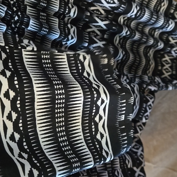 IMPRESS  sleeveless jumpsuit with black and white geometric print. Women's L - Picture 5 of 5